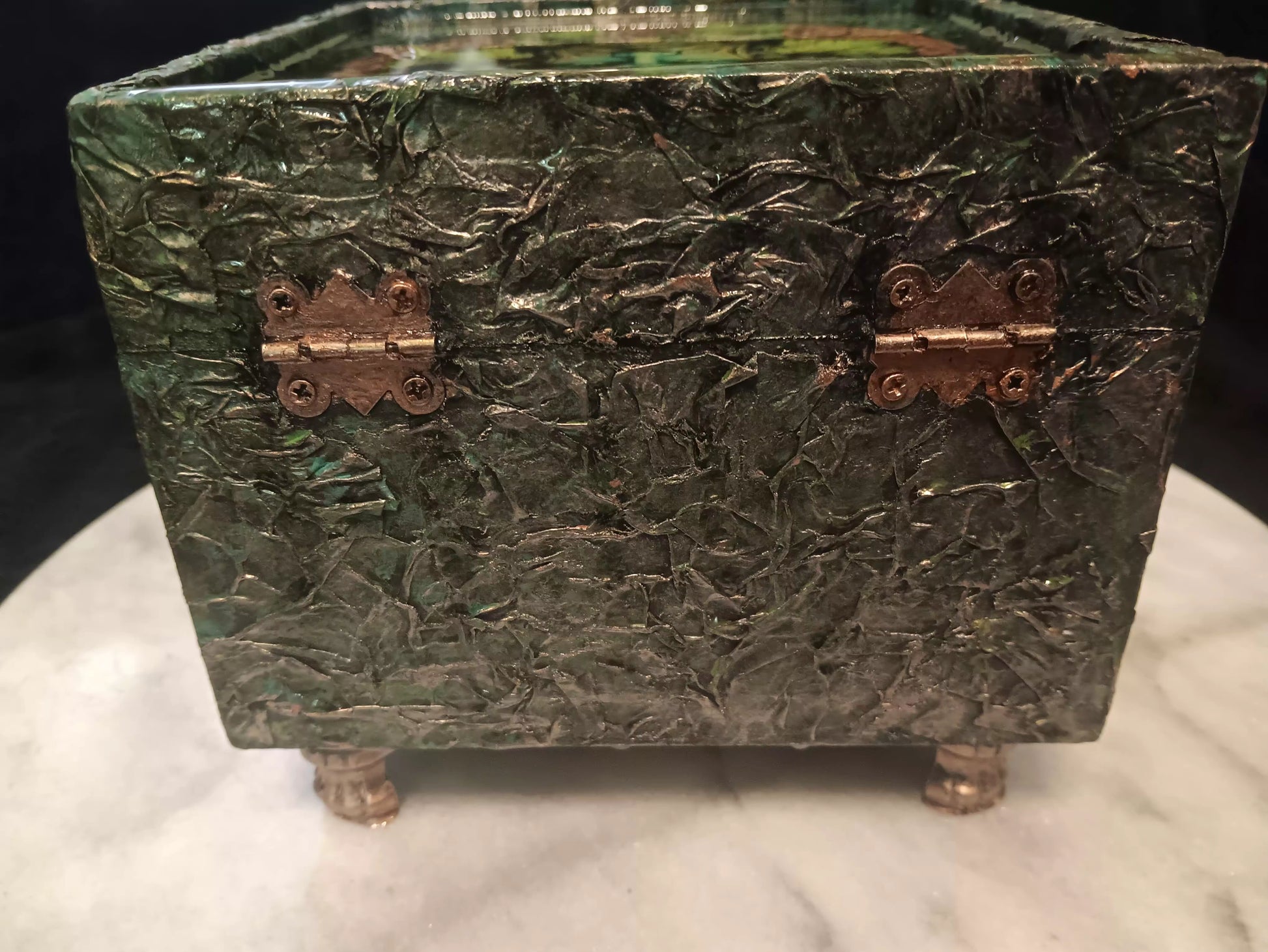 Greenman Resin Top Keepsake Box B