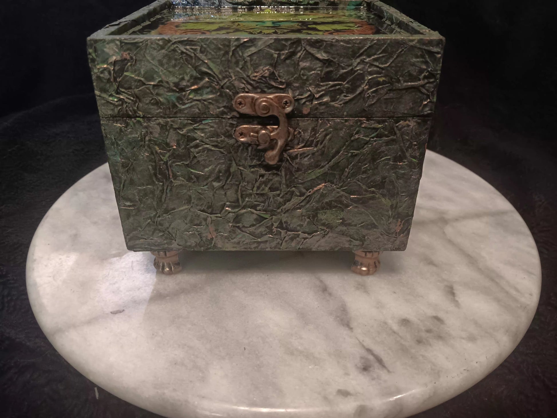 Greenman Resin Top Keepsake Box B