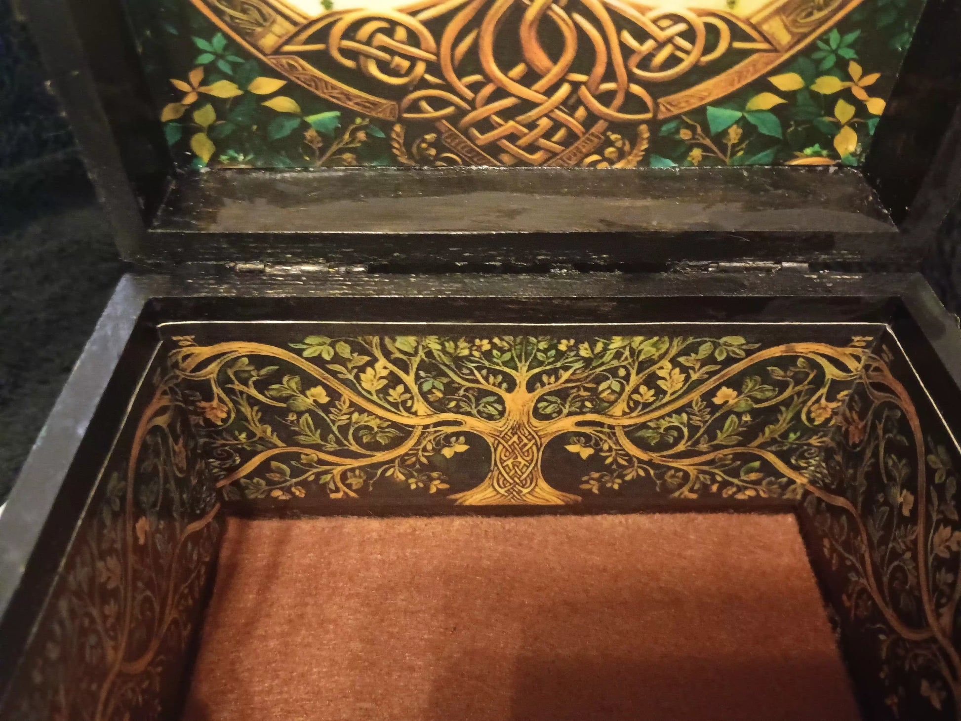 Greenman Resin Top Keepsake Box B