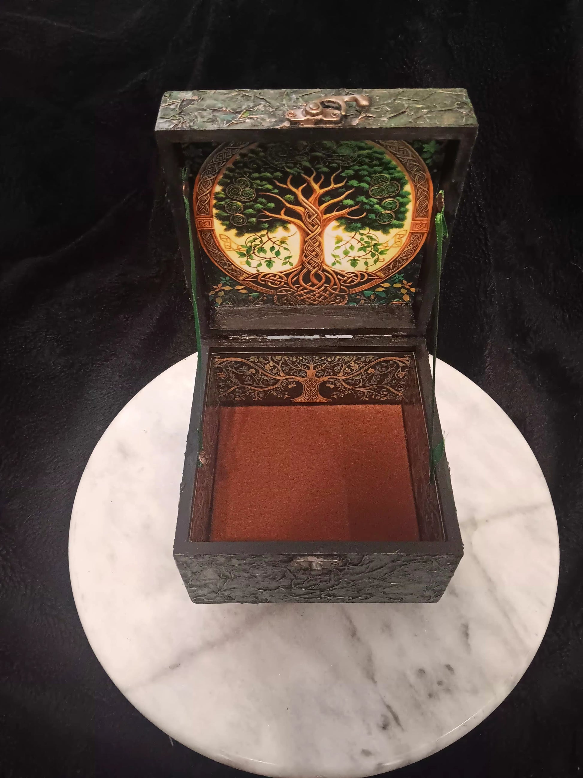 Greenman Resin Top Keepsake Box B