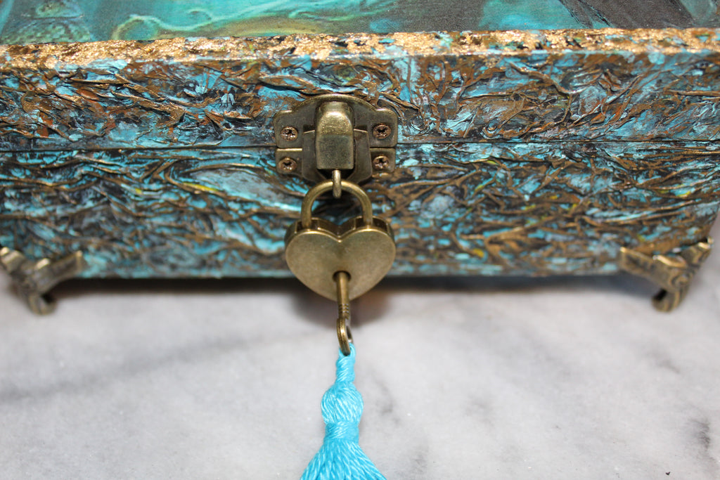 Raven Resin Top Keepsake Box