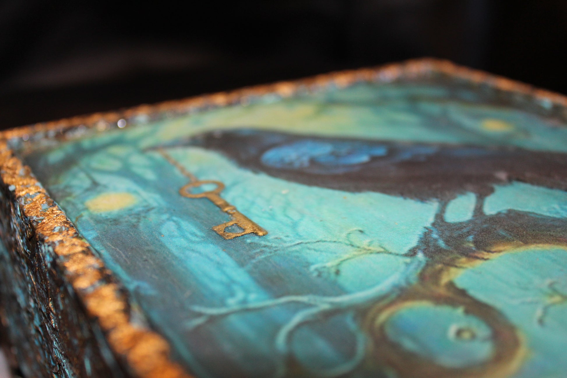 Raven Resin Top Keepsake Box