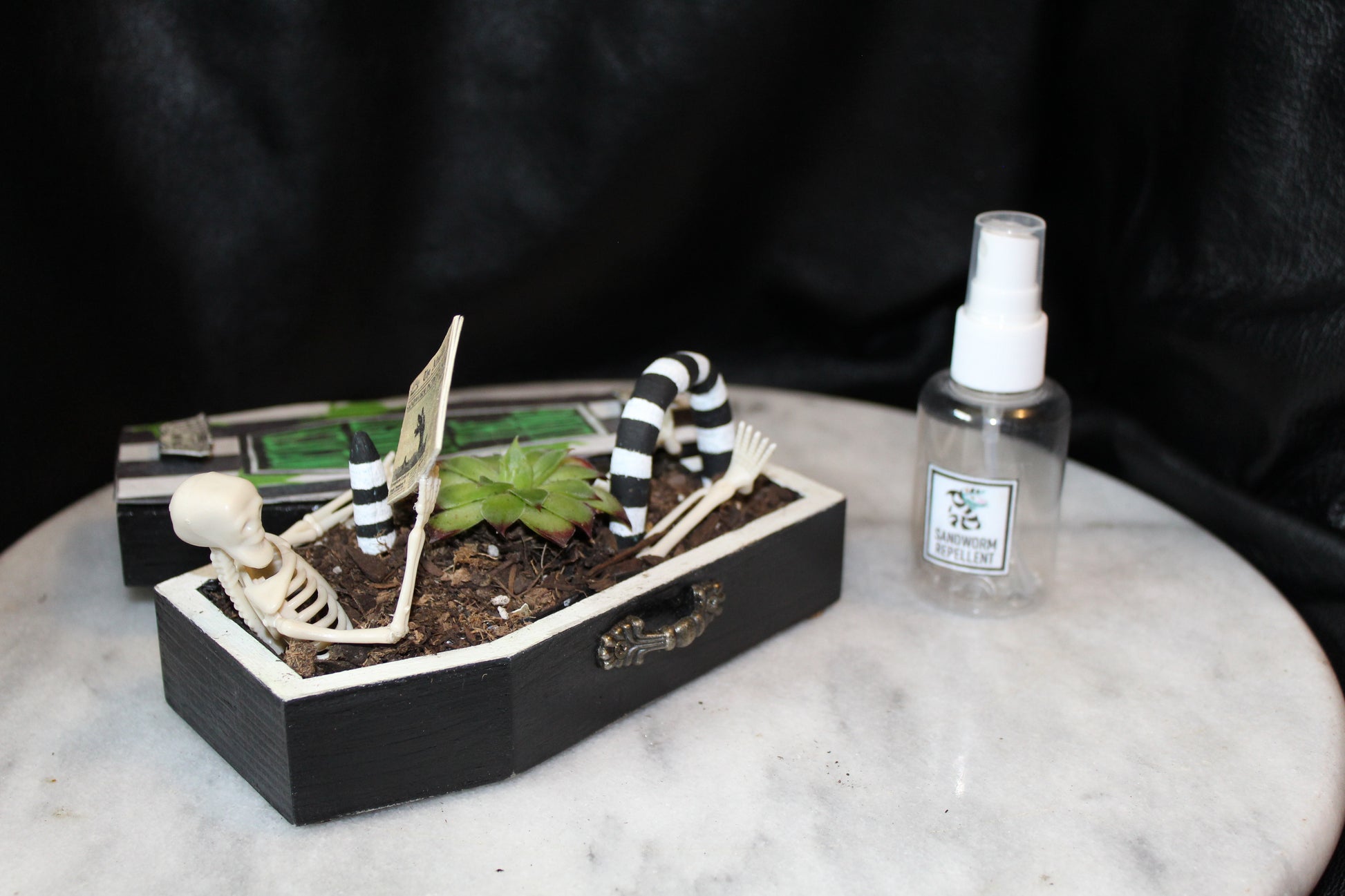 Never Trust The Living Planter